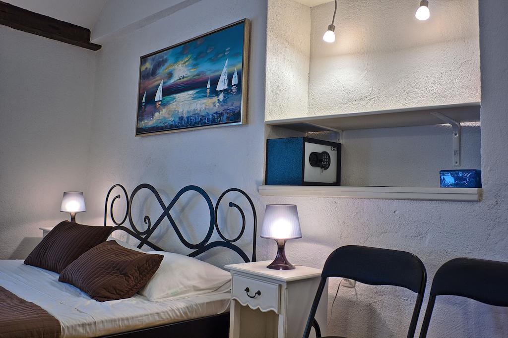Studio Sime Apartment Split Room photo